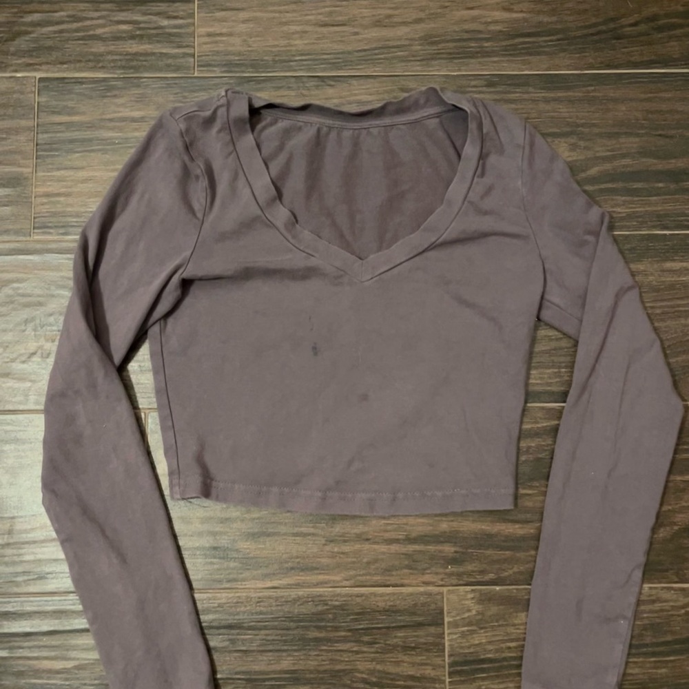 Women’s v-neck cropped grey crop top